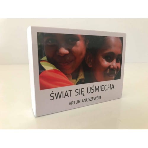 Zwrotnica: Świat się Uśmiecha