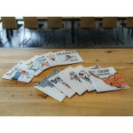 Kolorowe rysunki i litery wykaligrafowane markerami Neuland w poręcznym notesie Sketchbooklet odpornym na przebijanie tuszu.